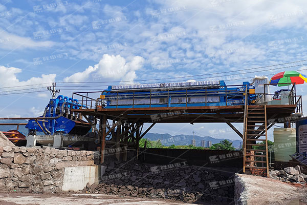 隔膜壓濾機為什么會噴霧，是什么原因造成的?